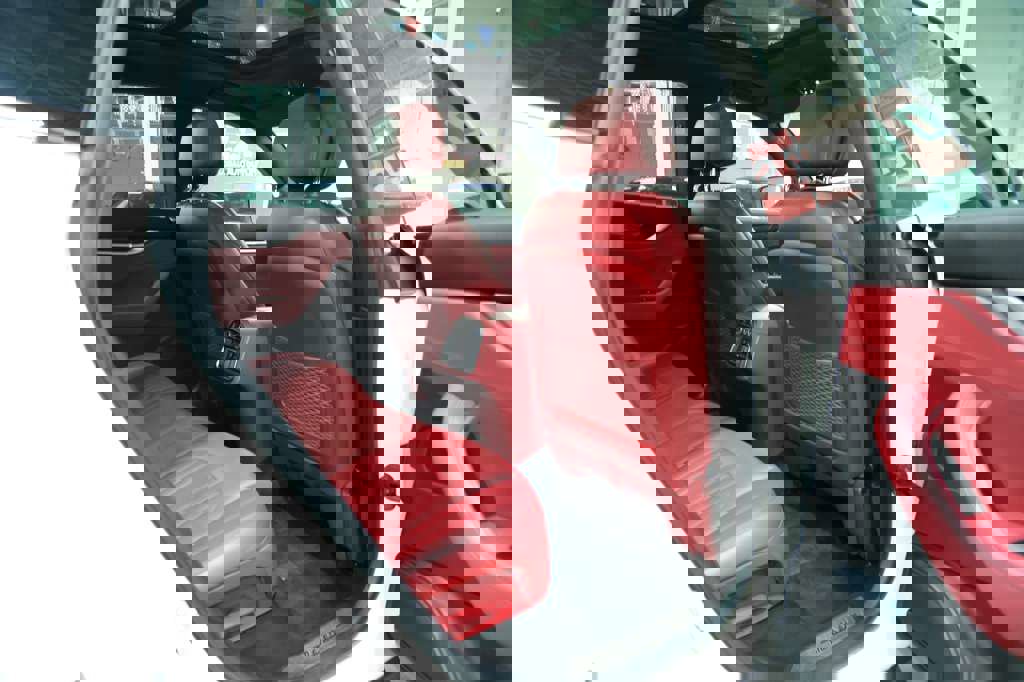 Used 2017 Maserati Levante S image 22