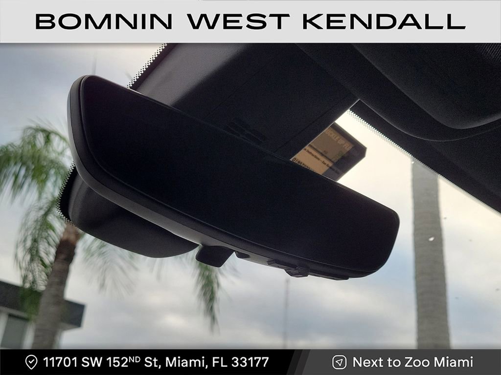 Used 2023 Chevrolet Traverse RS image 26