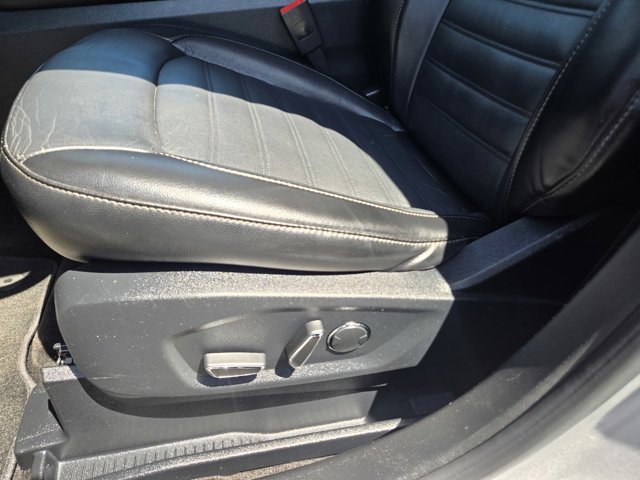 Used 2017 Ford Edge SEL w/ Equipment Group 201A AWD/4WD image 25