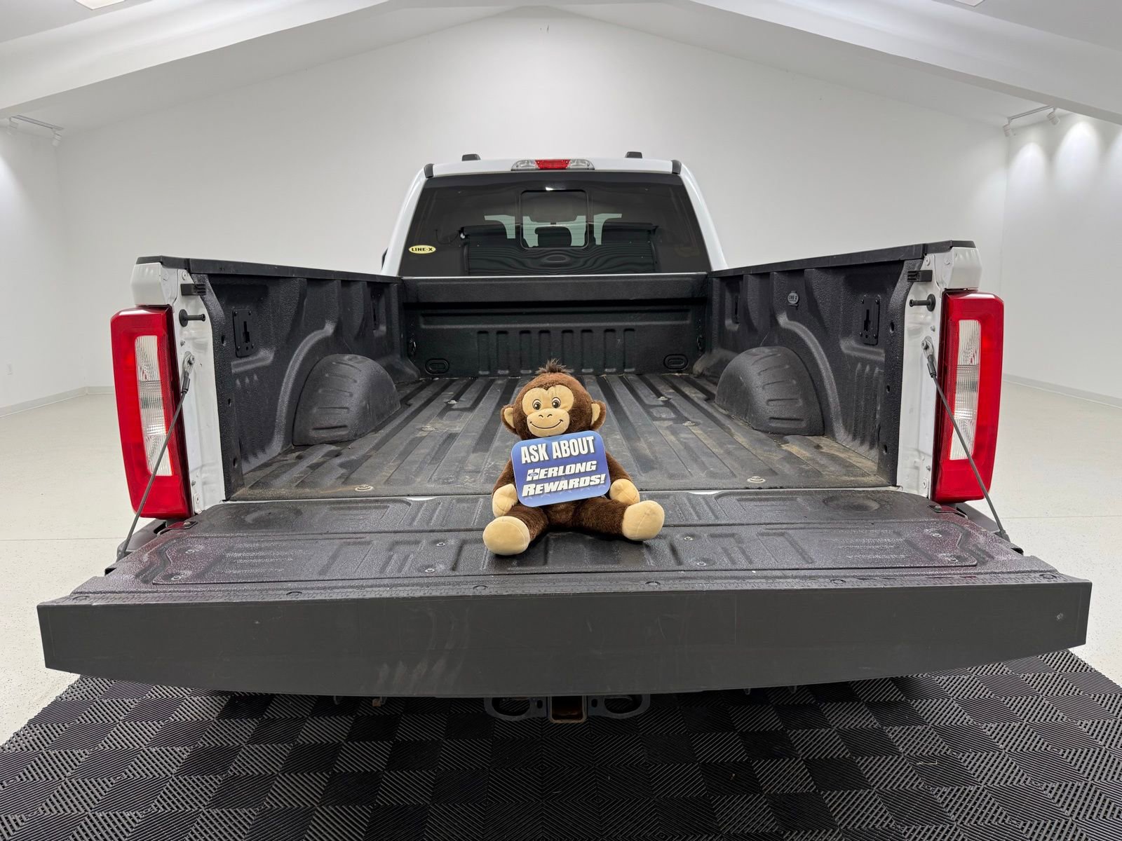 Used 2023 Ford F350 XL w/ FX4 Off-Road Package image 12