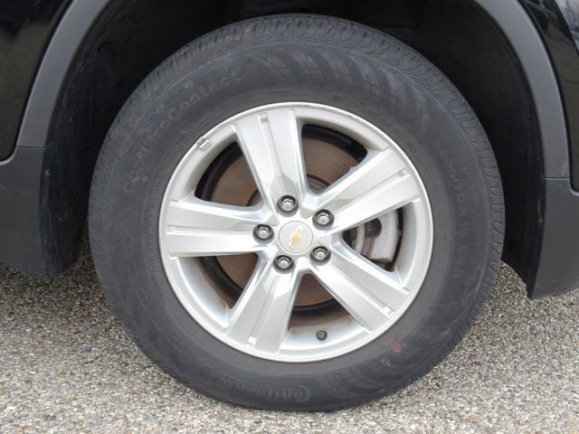 Used 2022 Chevrolet Trax LS w/ Tint and Cruise Package image 9