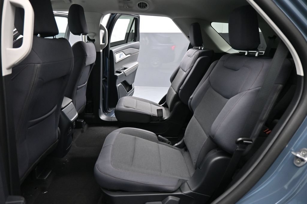 New 2026 Ford Explorer Active RWD image 19