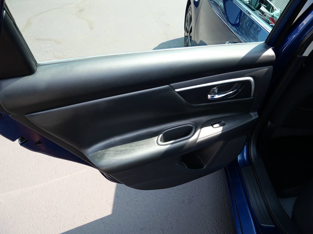 Used 2017 Nissan Altima 2.5 SR FWD image 16