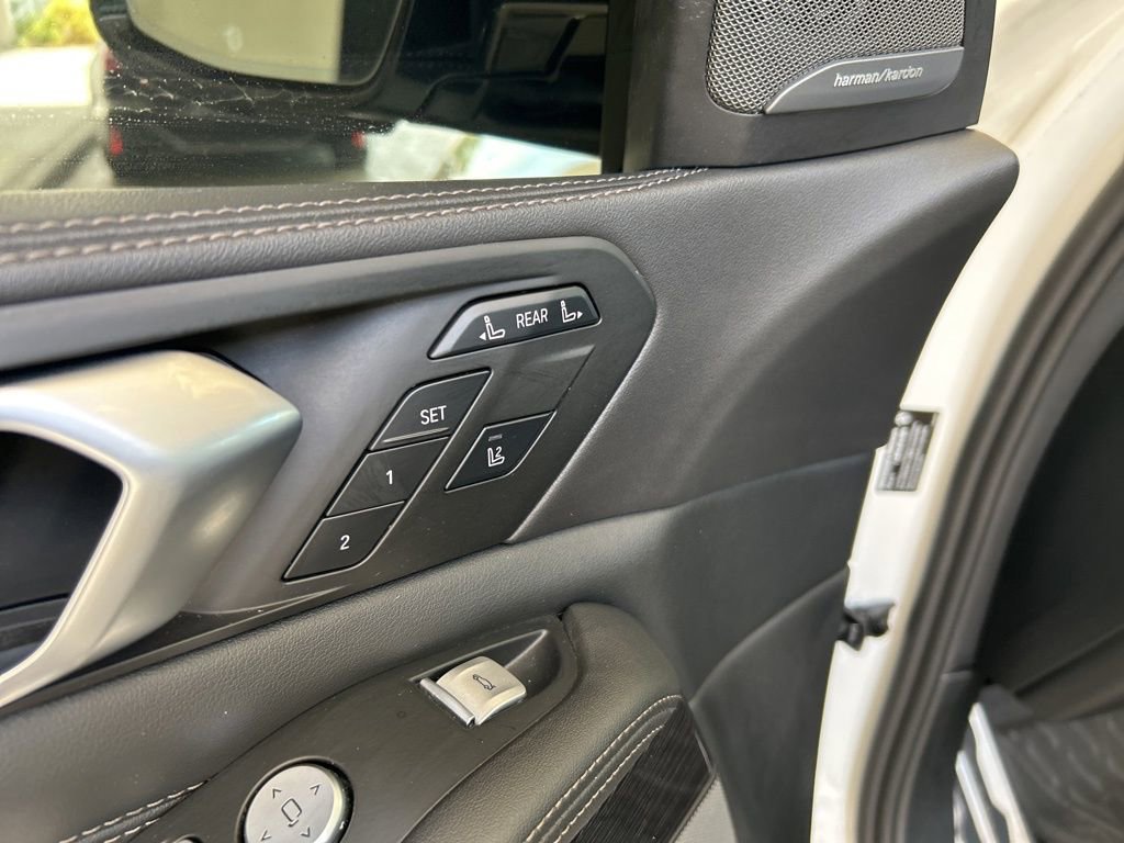 Used 2024 BMW X7 xDrive40i w/ M Sport Package image 61