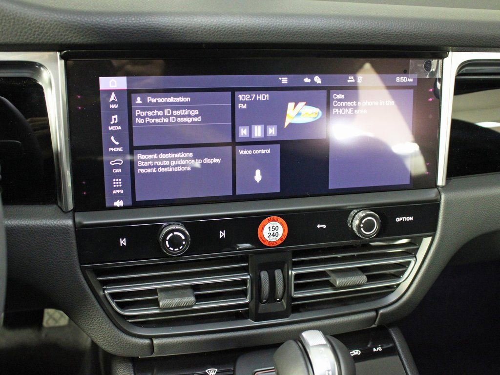 Certified 2025 Porsche Macan image 26