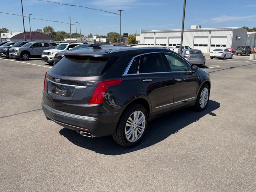 Used 2018 Cadillac XT5 Premium Luxury FWD image 4