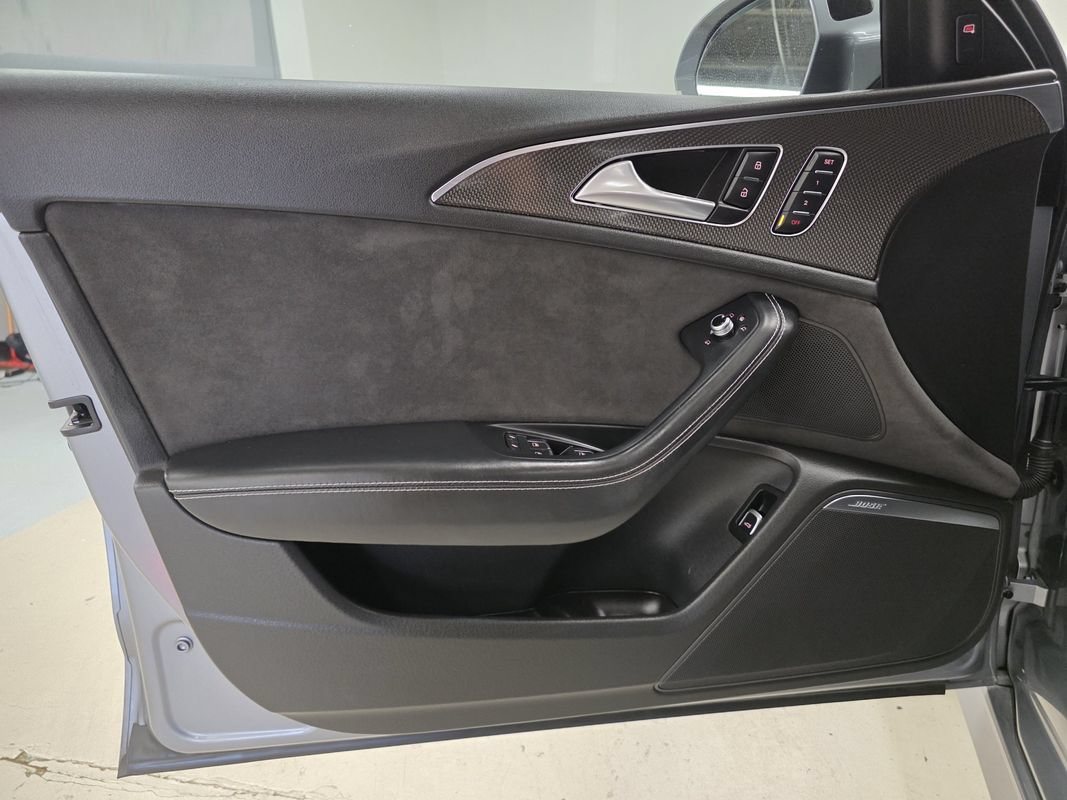 Used 2017 Audi S6 Prestige w/ S6 Sport Package AWD/4WD image 18