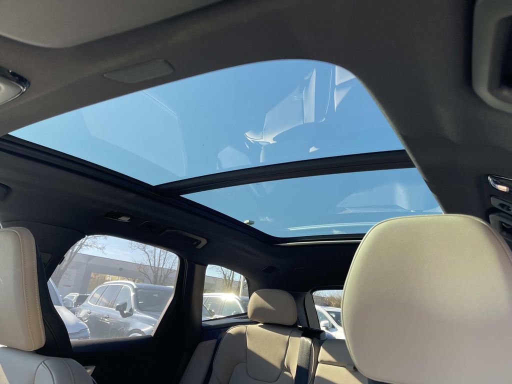 New 2026 Volvo XC60 B5 Plus w/ Climate Package image 26