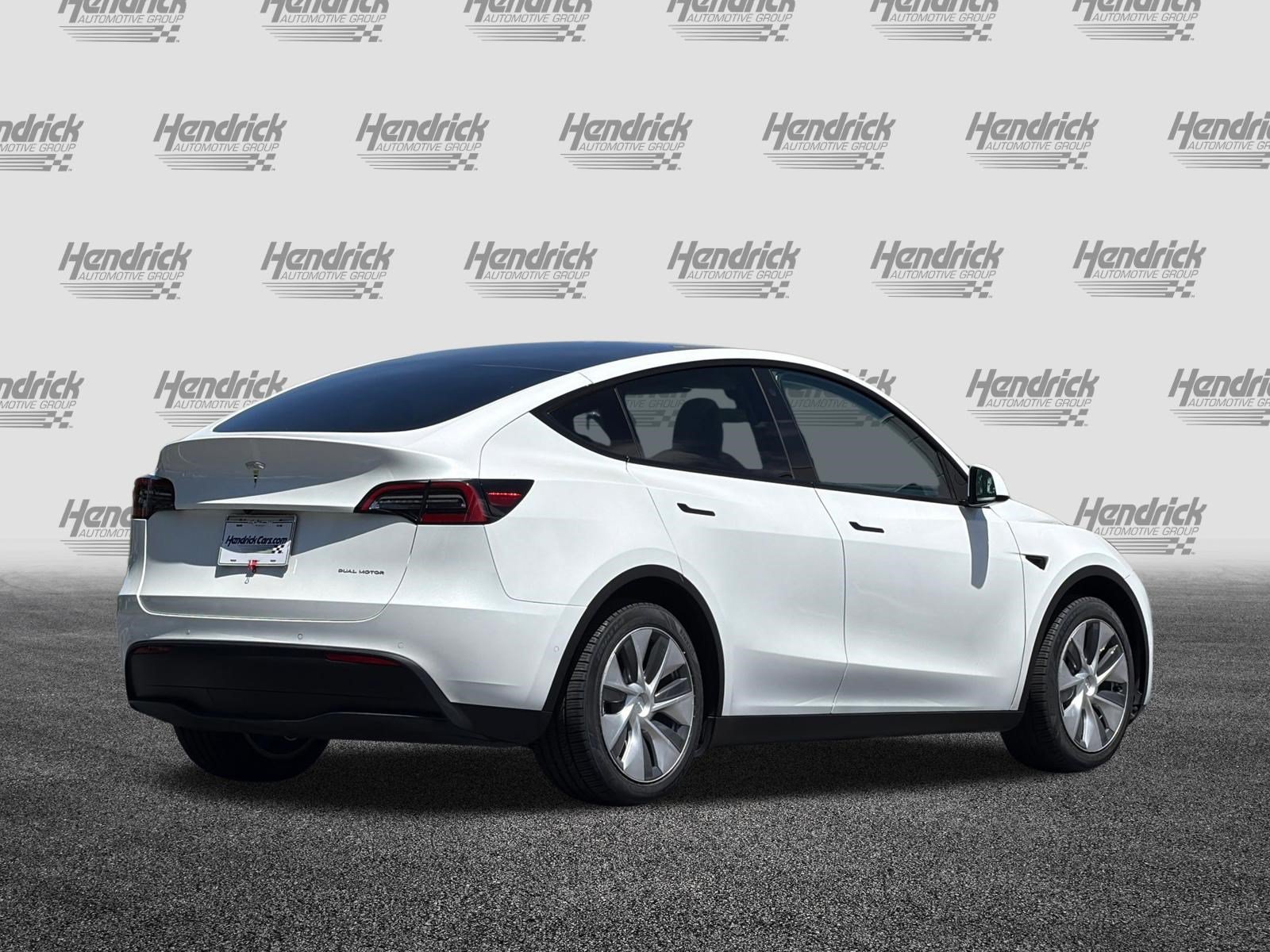 Used 2022 Tesla Model Y Long Range AWD/4WD image 5
