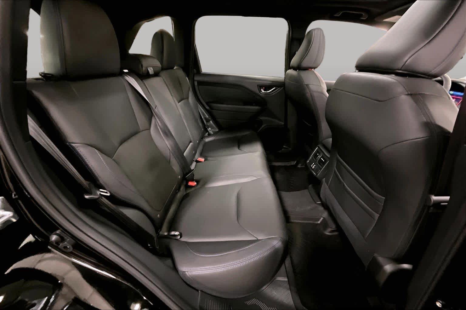 Used 2025 Subaru Forester Limited AWD/4WD image 20