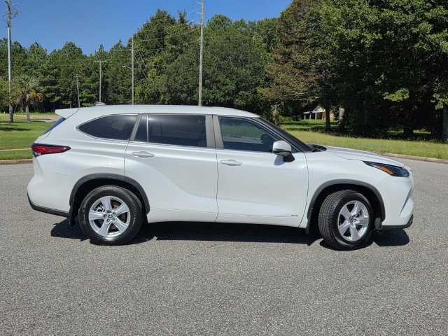 Used 2023 Toyota Highlander LE AWD/4WD image 42