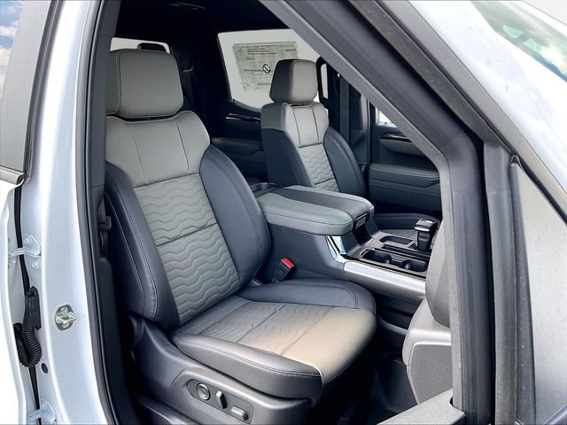New 2026 Chevrolet Silverado 1500 ZR2 w/ LPO, Dark Essentials Package AWD/4WD image 29