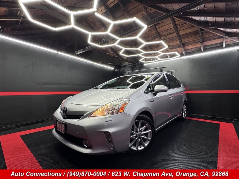 Used 2014 Toyota Prius V Five FWD image 2