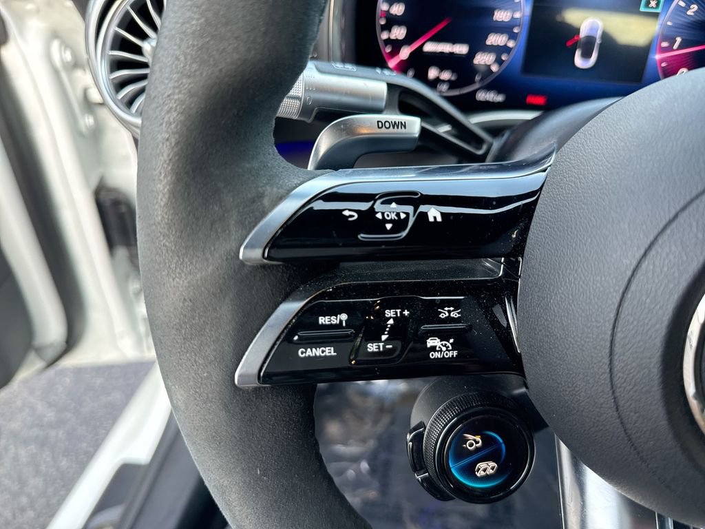 Used 2022 Mercedes-Benz SL 63 AMG 4MATIC image 17