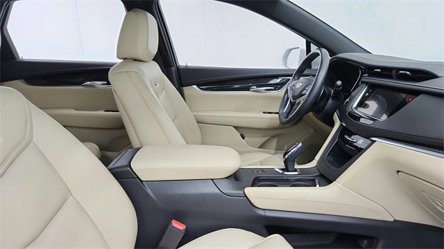 Used 2018 Cadillac XT5 Base w/ LPO, Wheel Lock Package image 24