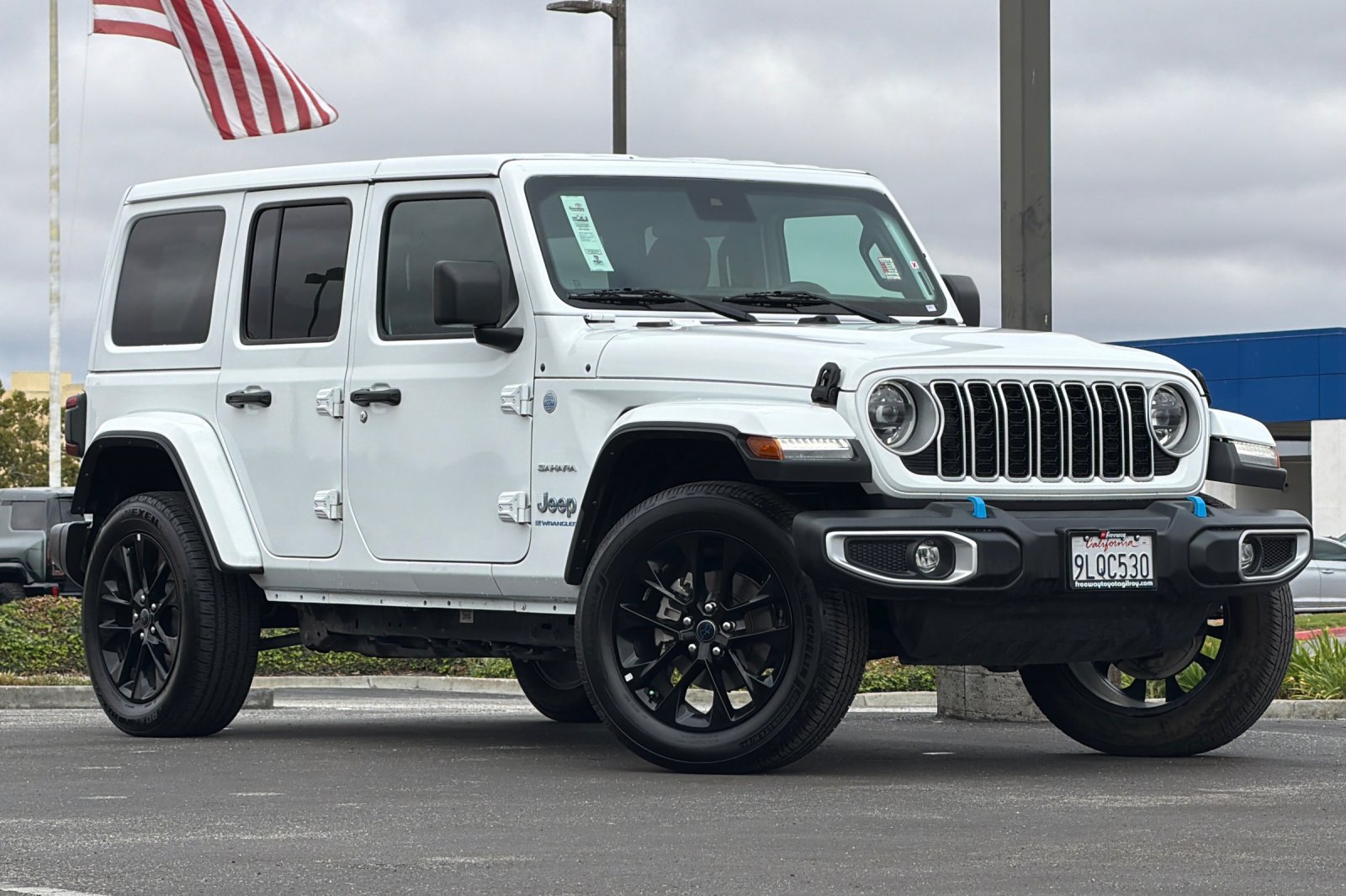 Used 2024 Jeep Wrangler Unlimited Sahara AWD/4WD image 2