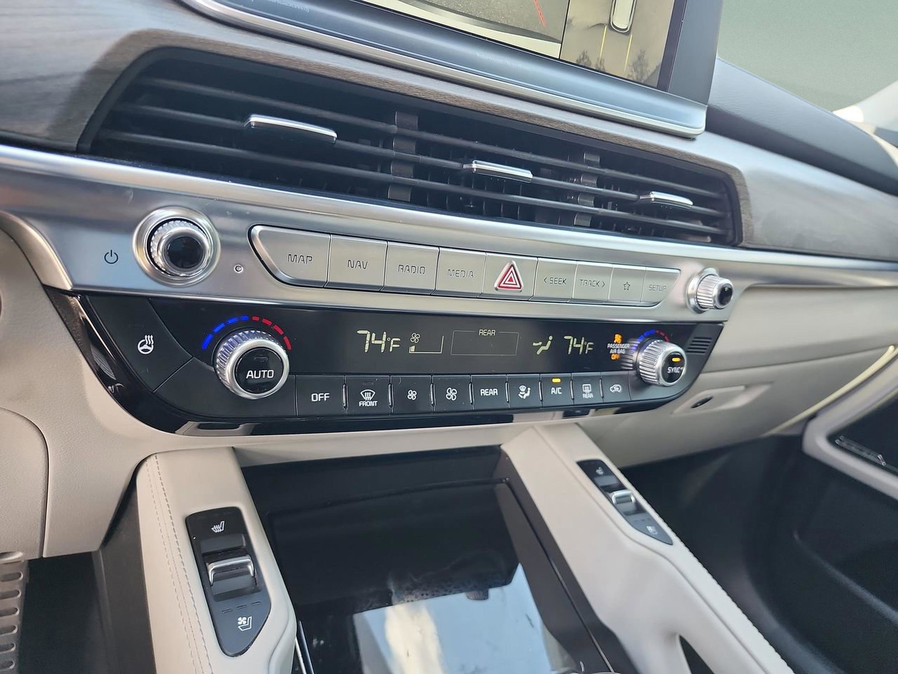 Used 2021 Kia Telluride SX w/ SX Prestige Package image 30