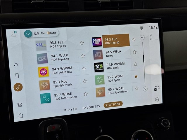 New 2026 Land Rover Defender 130 X-Dynamic SE image 15