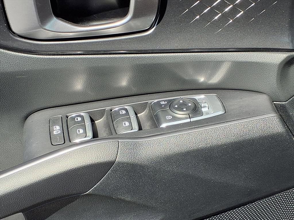 Used 2025 Kia Sorento S w/ Panoramic Sunroof Package FWD image 21