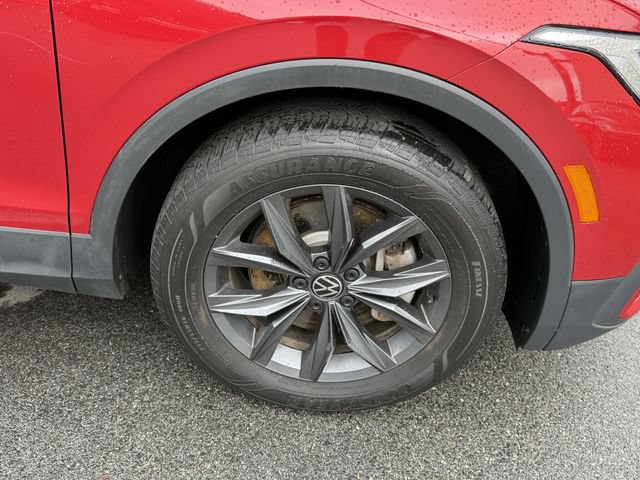 Certified 2024 Volkswagen Tiguan SE AWD/4WD image 8