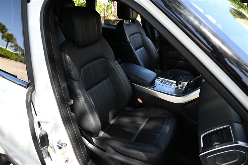 Used 2020 Land Rover Range Rover Sport SE AWD/4WD image 23