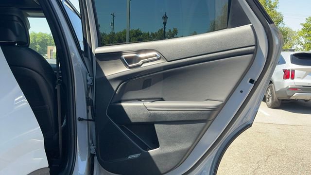 Certified 2025 Kia Sportage X-Pro image 6