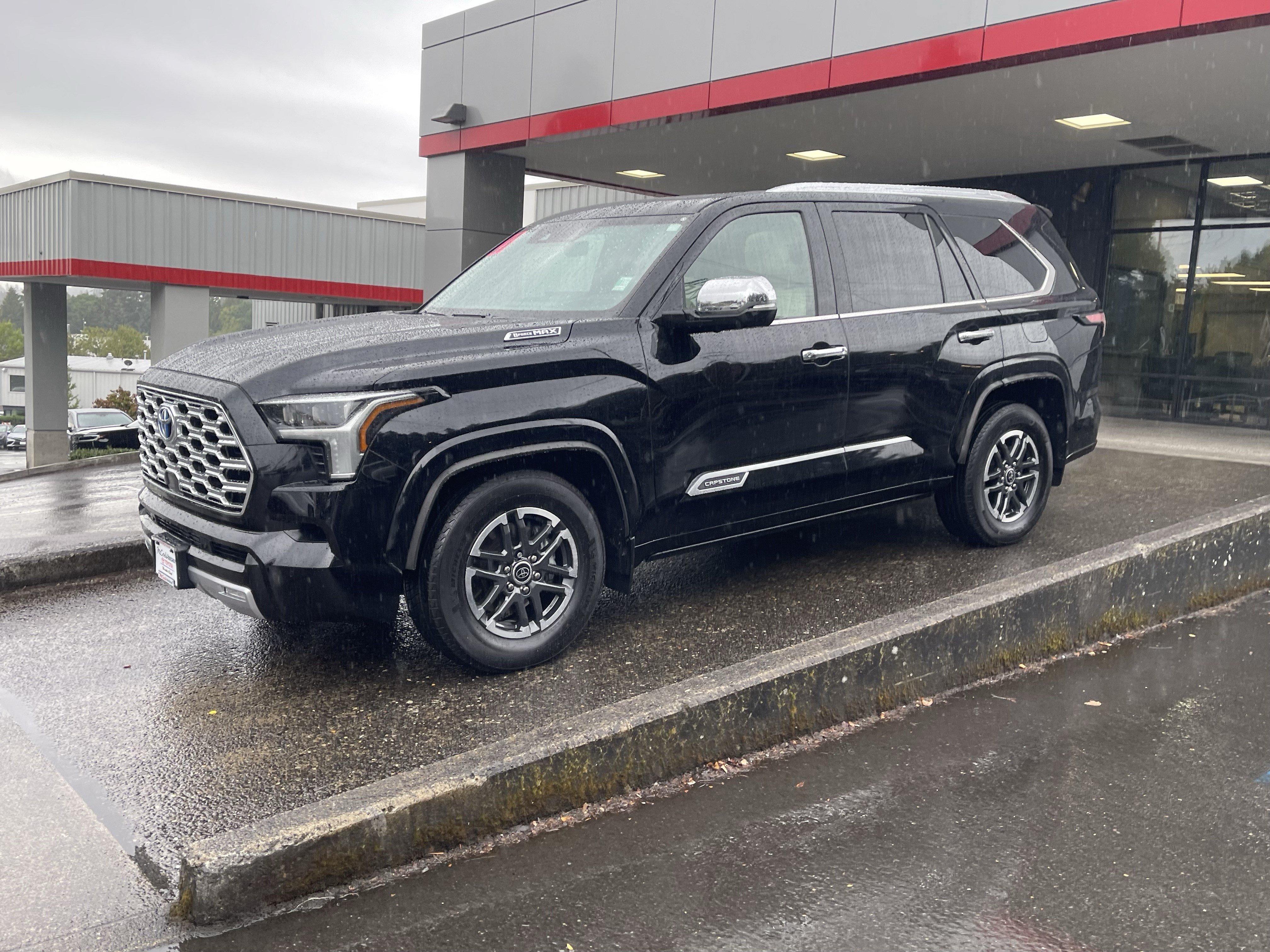 Certified 2023 Toyota Sequoia Capstone AWD/4WD image 5