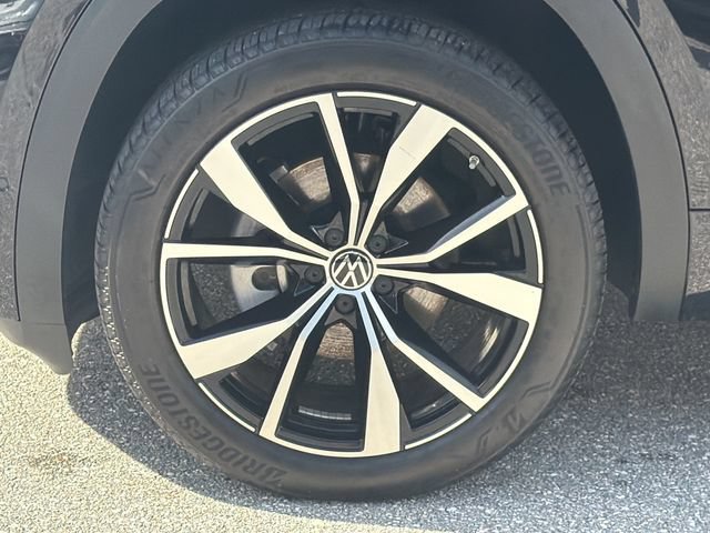 Certified 2026 Volkswagen Atlas SEL Premium R-Line AWD/4WD image 10