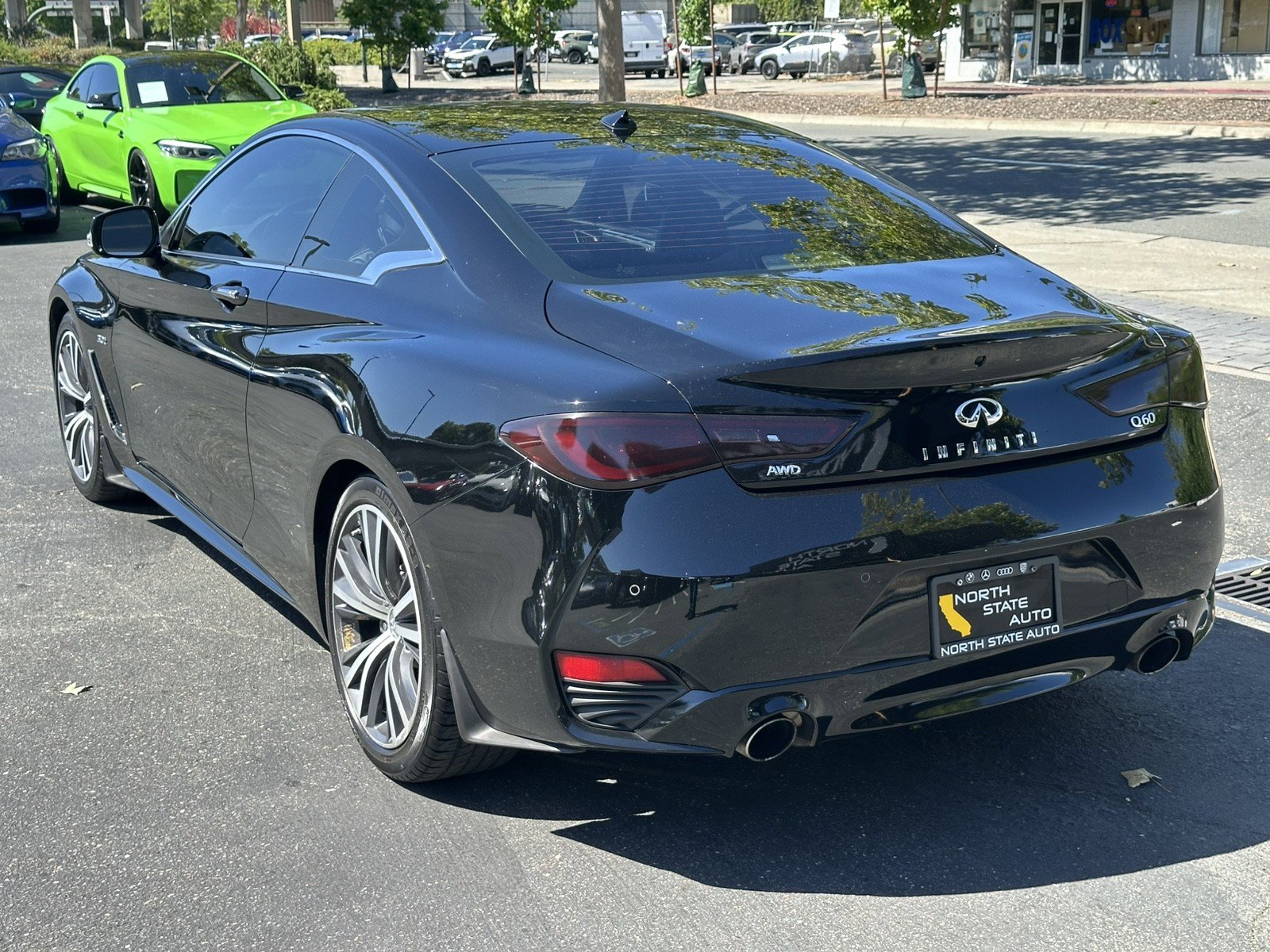 Used 2017 INFINITI Q60 3.0t w/ Premium Plus Package 3.0T AWD/4WD image 11