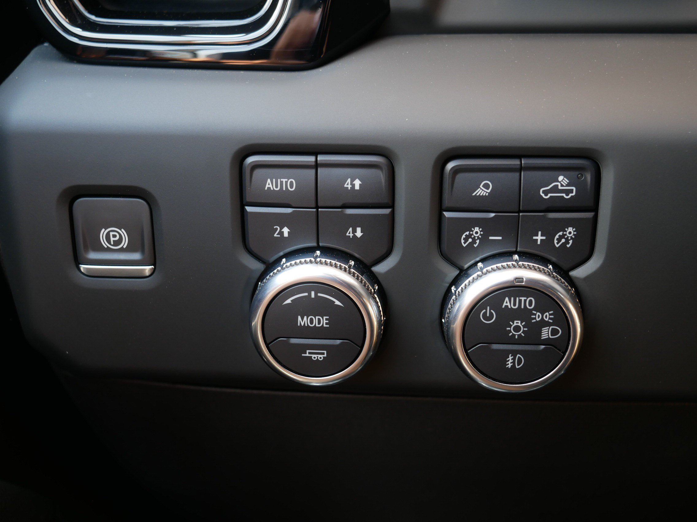 Used 2024 GMC Sierra 2500 AT4 w/ Technology Package AWD/4WD image 26