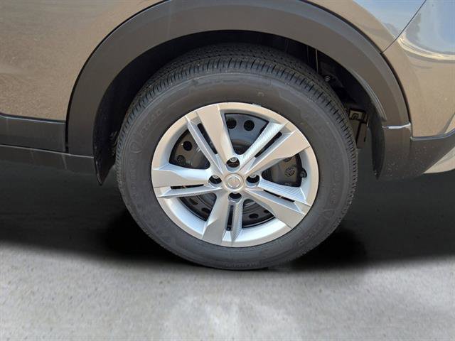 New 2025 Nissan Kicks Play S image 2