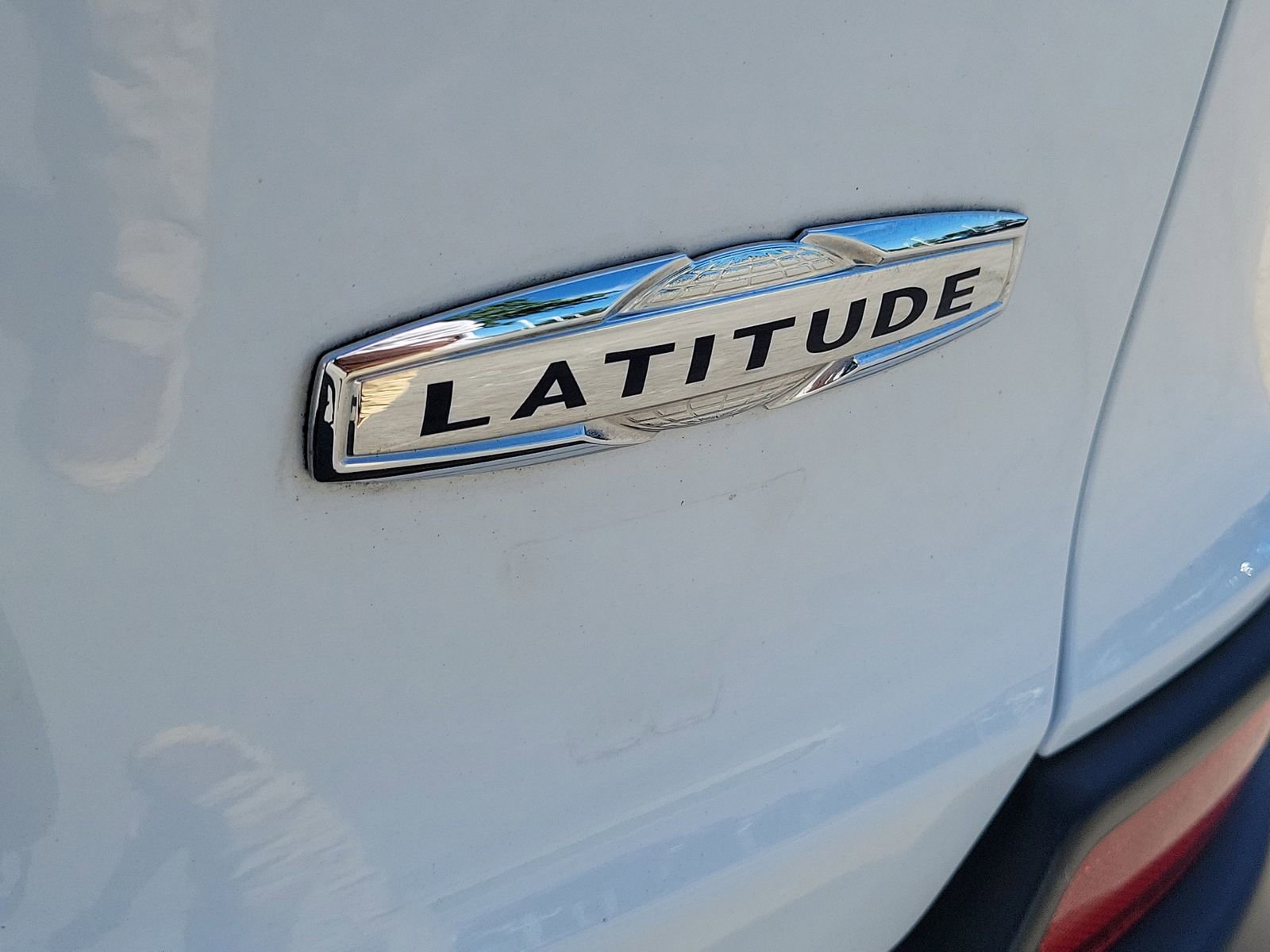 Used 2019 Jeep Cherokee Latitude w/ Popular Appearance Group FWD image 7
