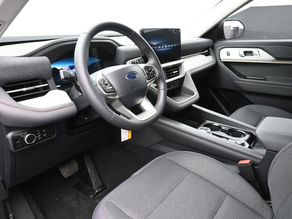New 2026 Ford Explorer Active image 18