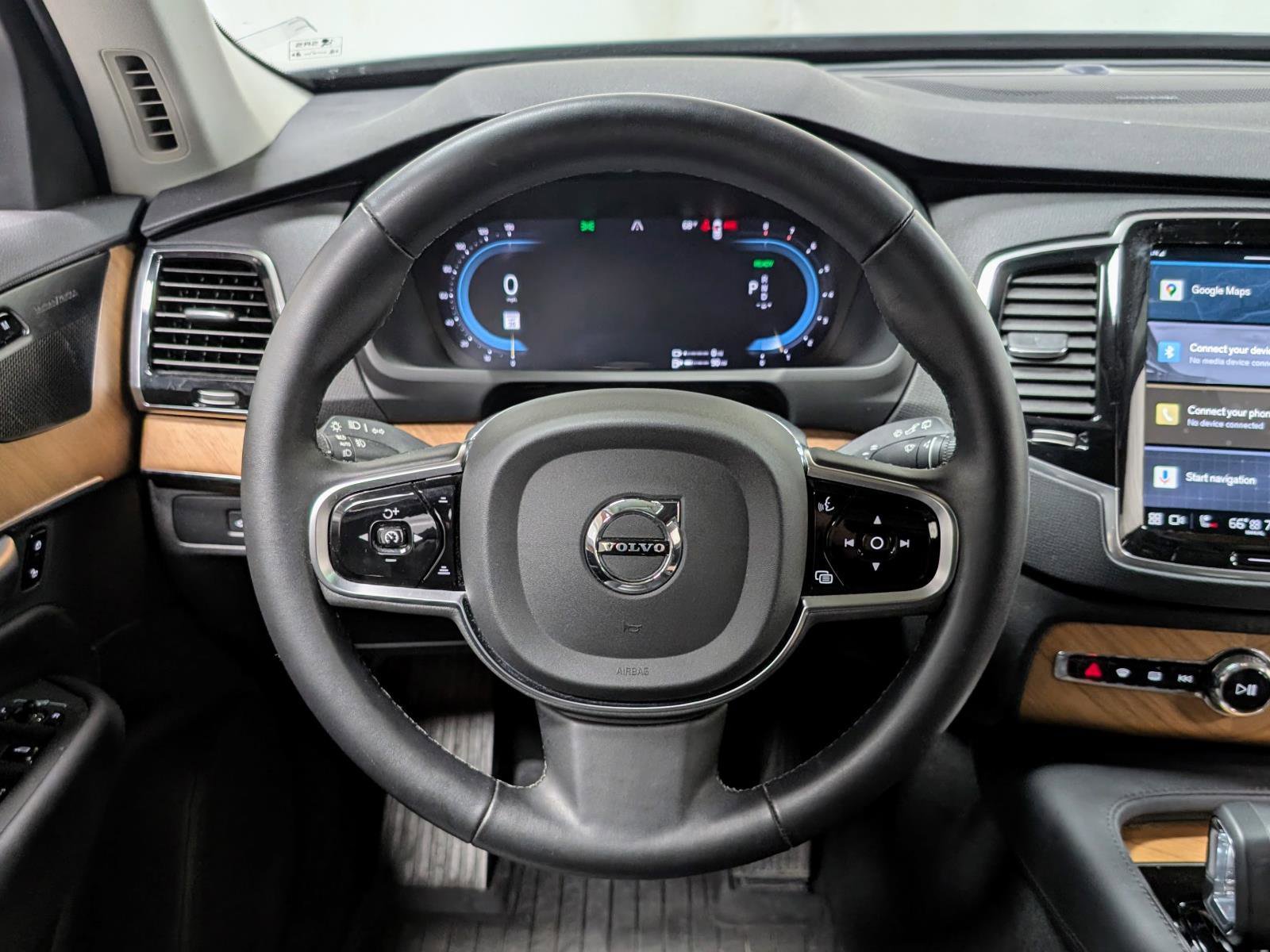 Used 2024 Volvo XC90 T8 Plus w/ Protection Package Premier image 36