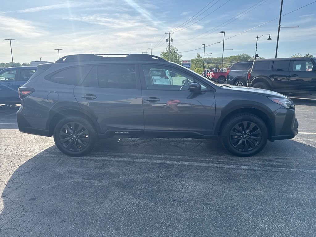 Used 2023 Subaru Outback Onyx Edition AWD/4WD image 2
