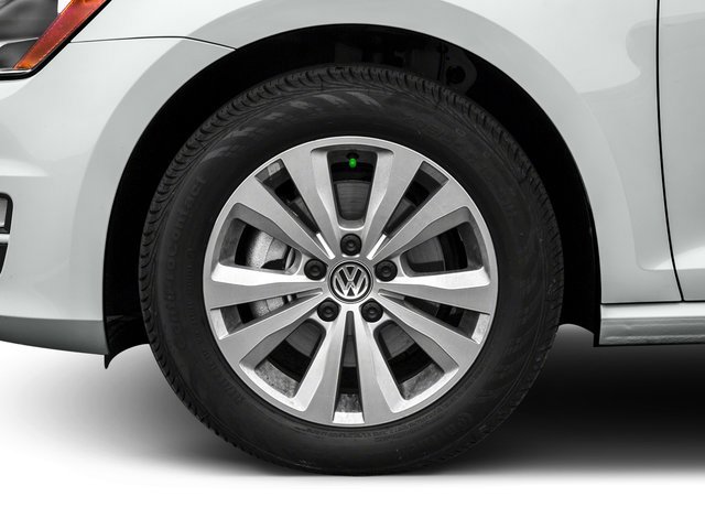 Used 2016 Volkswagen Golf SE image 12