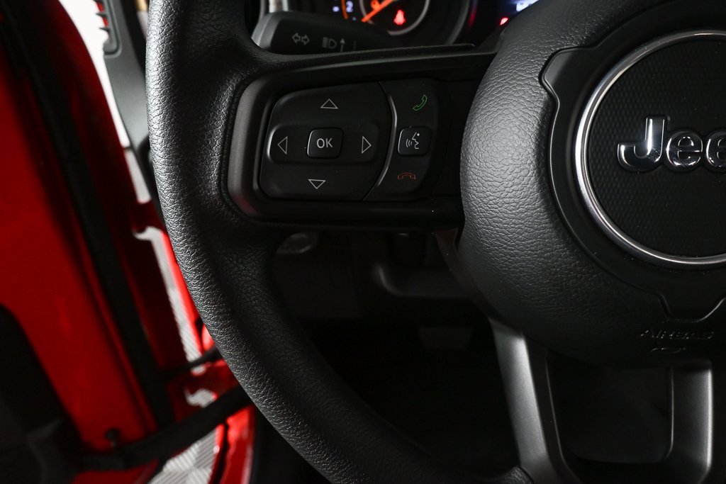 Used 2025 Jeep Gladiator Sport image 9