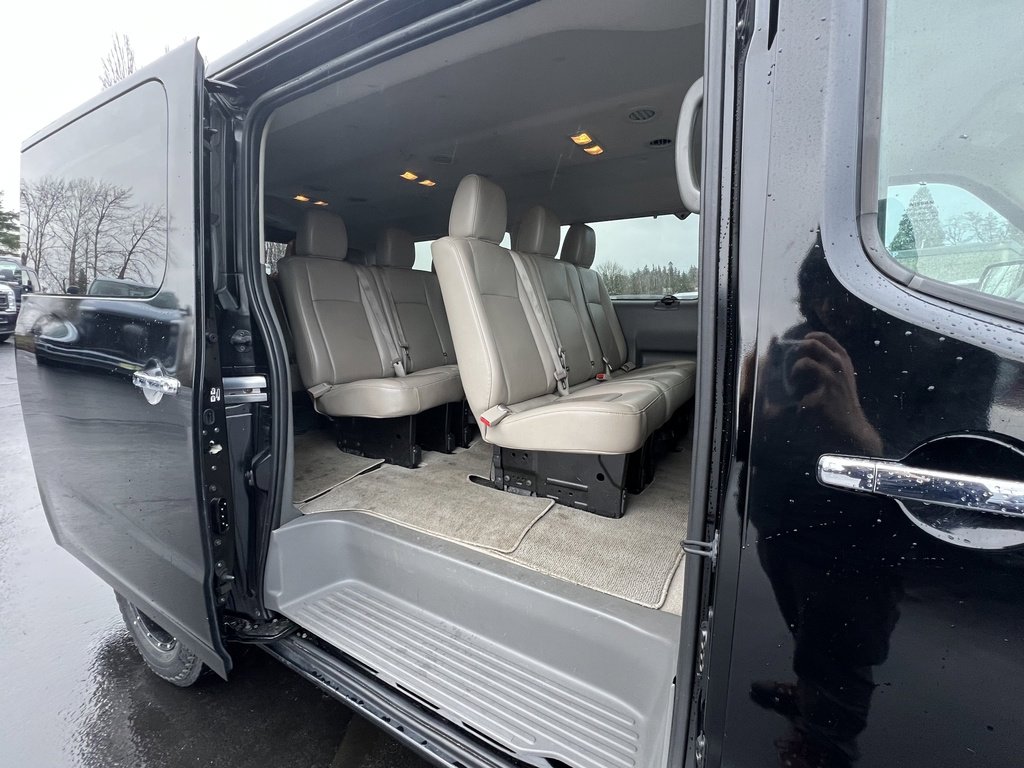 Used 2019 Nissan NV 3500 SL image 28