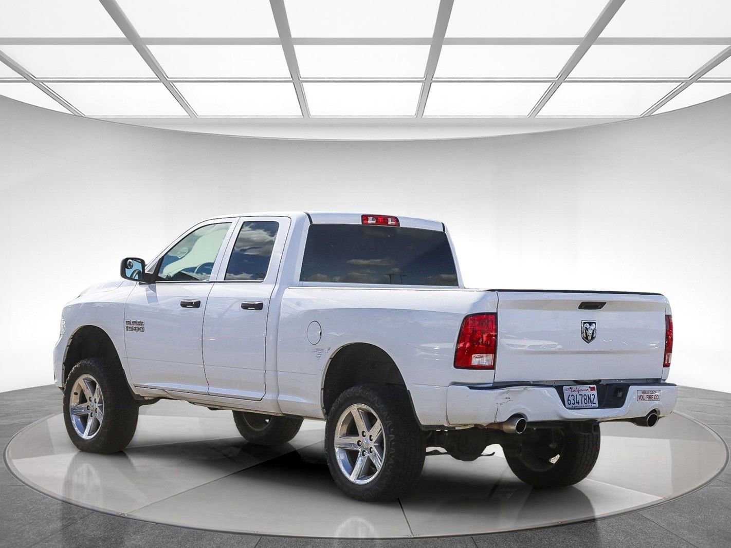 Used 2018 RAM 1500 Express image 2