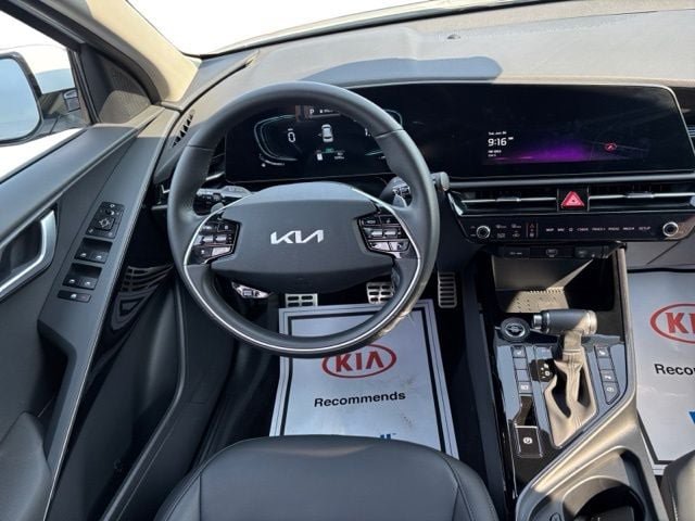 Certified 2025 Kia Niro EX Touring FWD image 13