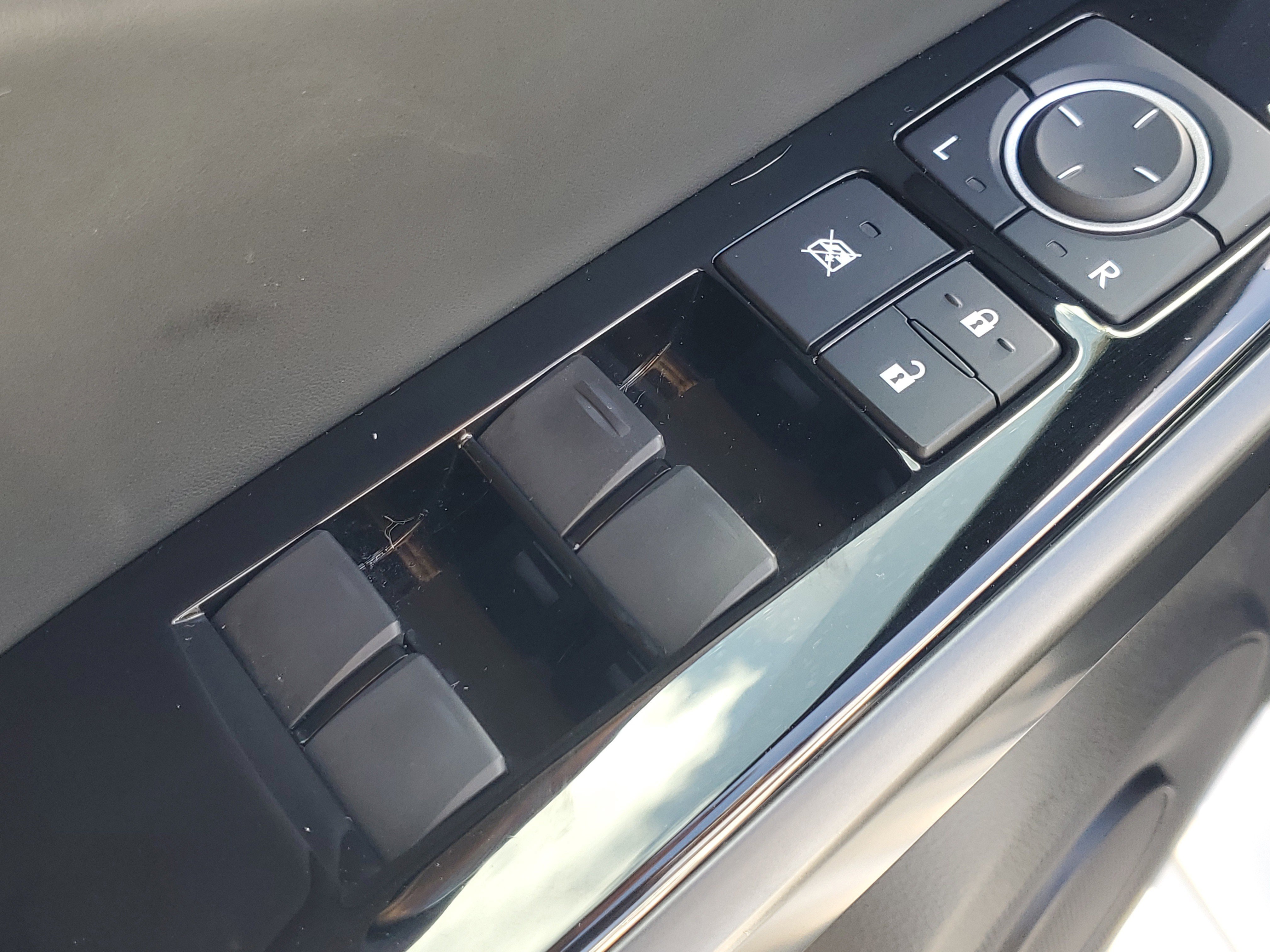 Used 2024 Lexus IS 300 w/ Comfort Package RWD image 19