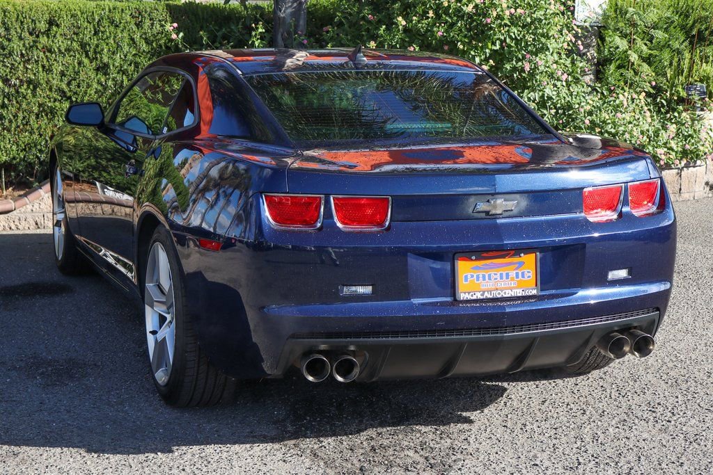 Used 2011 Chevrolet Camaro LS RWD image 6