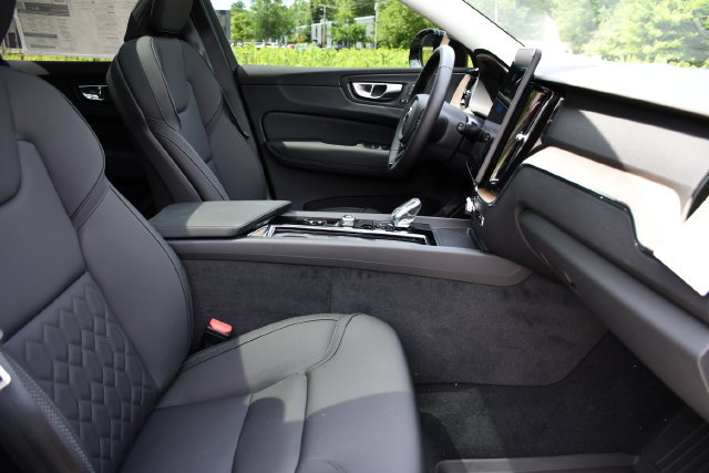 New 2026 Volvo XC60 B5 Plus w/ Protection Package Premier AWD/4WD image 31
