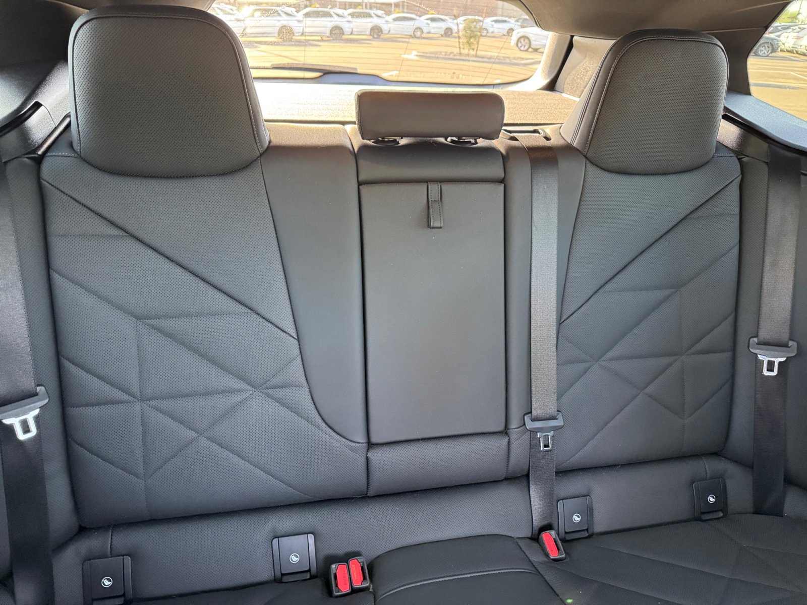 Used 2024 BMW iX xDrive50 w/ Premium Package image 18