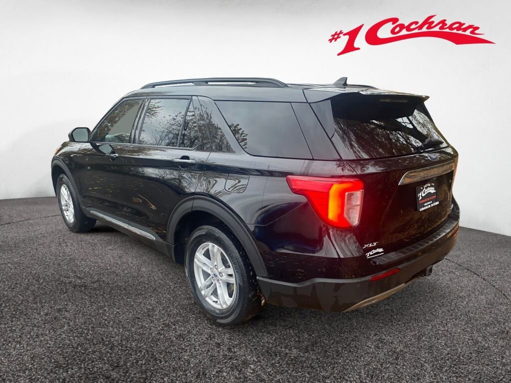 Used 2023 Ford Explorer XLT w/ Equipment Group 202A image 5