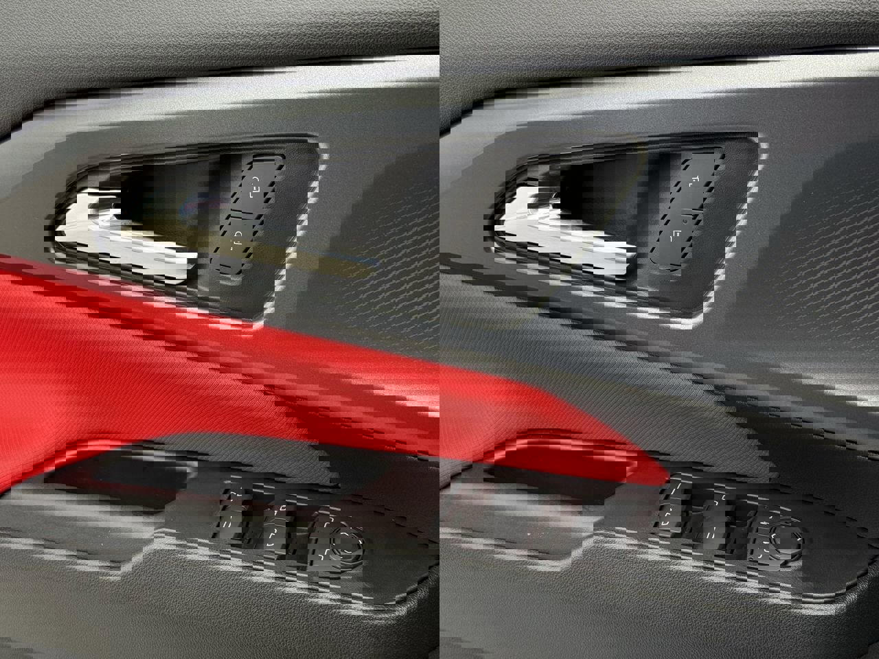 New 2026 Chevrolet Equinox EV RS image 18