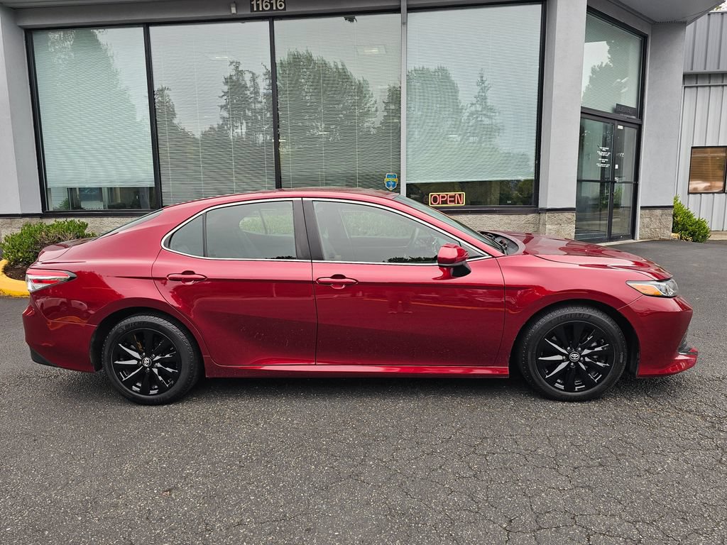 Used 2018 Toyota Camry LE FWD image 8