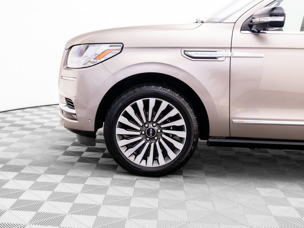 Used 2019 Lincoln Navigator Reserve AWD/4WD image 38