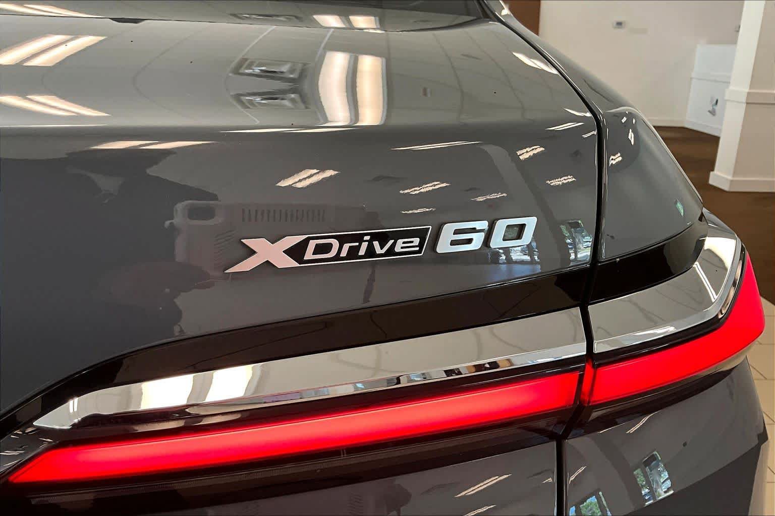 Used 2024 BMW i7 xDrive60 w/ Executive Package AWD/4WD image 9