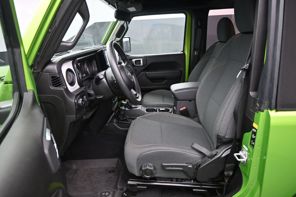 Used 2025 Jeep Wrangler Sport AWD/4WD image 11